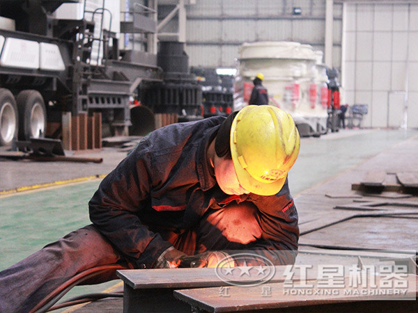 青石破碎機(jī)生產(chǎn)車間